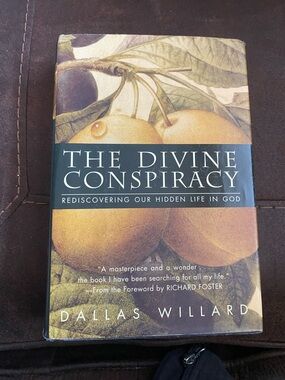 The Divine Conspiracy by Dallas Willard - Brown/Gold Cover